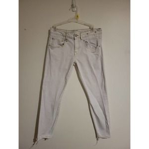 R13 DISTRESSED BOY SKINNY JEANS IN WARREN WHITE SIZE 28 Euc Nice Stitch.